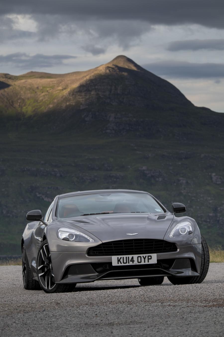  Aston Martin Vanquish 2012 года  (UK) (фото 139 из 170)